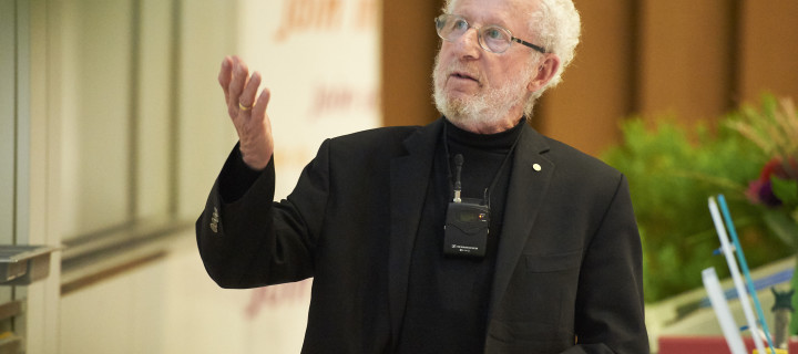 Le Prix Nobel Alan J. Heeger récompensé à Fribourg