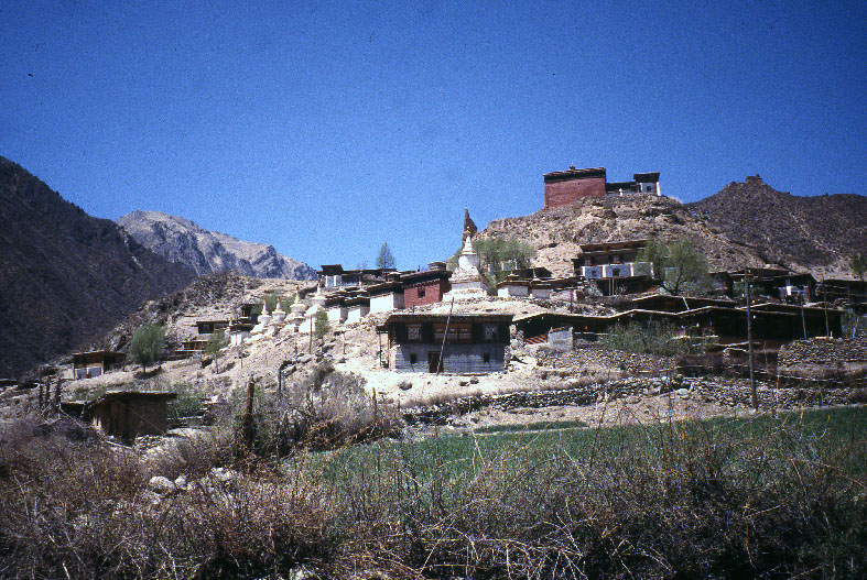 Conservation et restauration de peintures murales, Dêgê, Tibet.