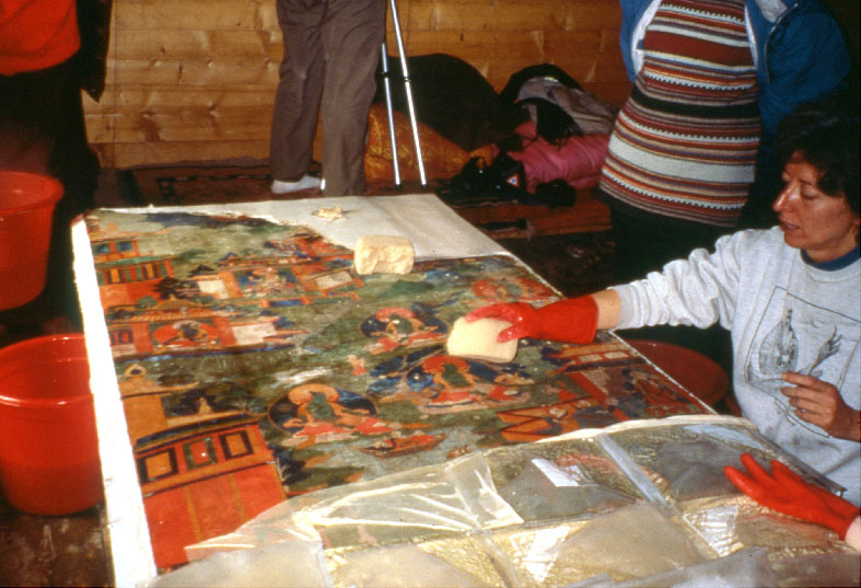 Conservation et restauration de peintures murales, Dêgê, Tibet.