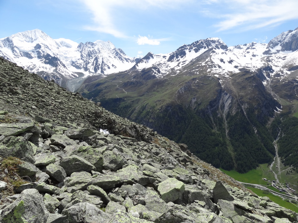 Ausblick vom Permafrost-Forschungsstandort am Tsarmine-Blockgletscher in Richtung Arolla