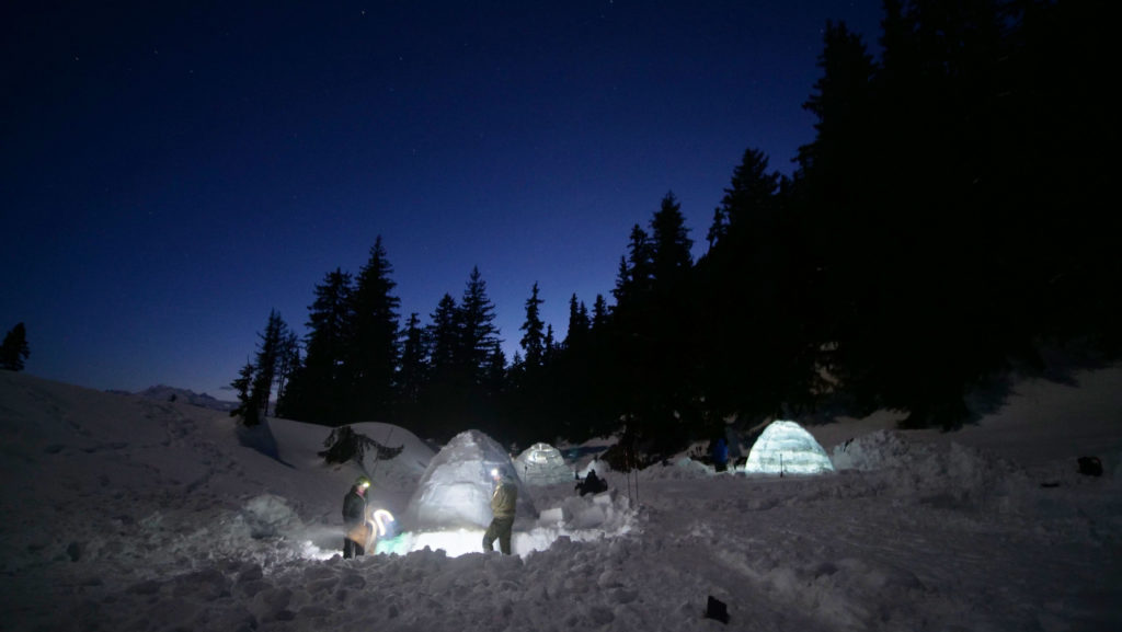 La nuit tombe sur Bettmeralp, le mercure également. Il fera presque -10°C la nuit.