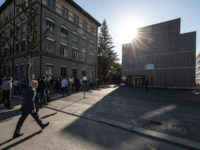 Levons nos verres au nouveau pavillon de médecine