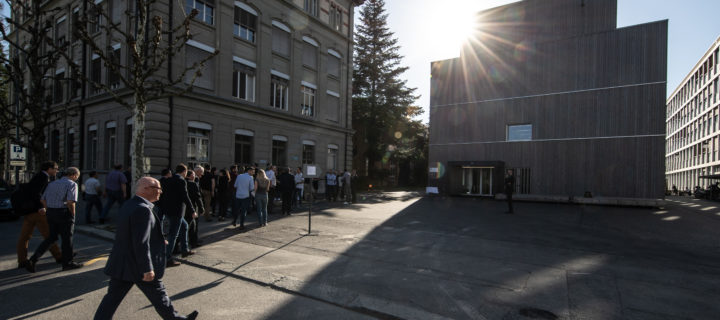 Levons nos verres au nouveau pavillon de médecine