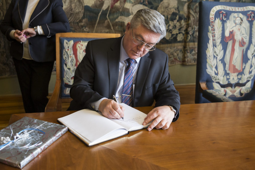 Visite de Son Excellence Monsieur Sergueï Victorovitch Garmonine, ambassadeur russe à l'Université de Fribourg.