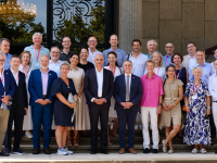 Hoher Besuch im Innenhof der Miséricorde