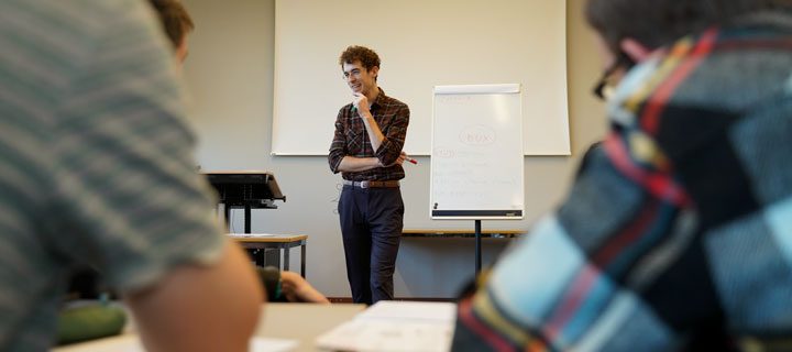 Par Jupiter, le latin est ressuscité!