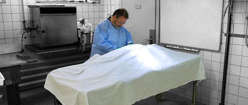 Au chevet des morts mais au service de la vie