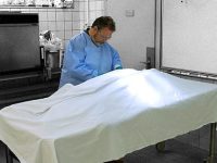 Au chevet des morts mais au service de la vie