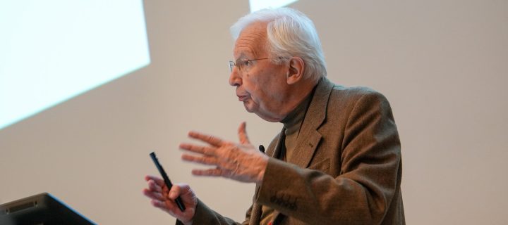 C’est un crime de mettre les gens à la retraite!