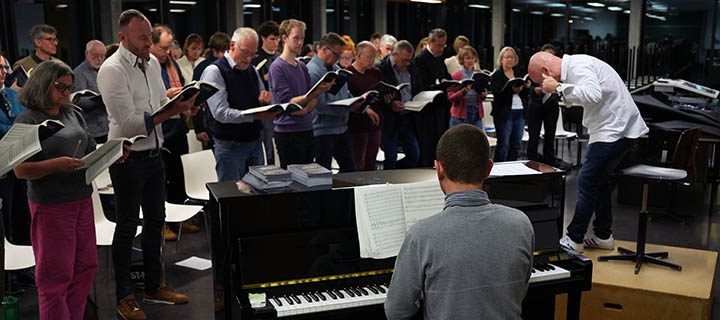 Le chœur de l’Université de Fribourg face à un Everest musical