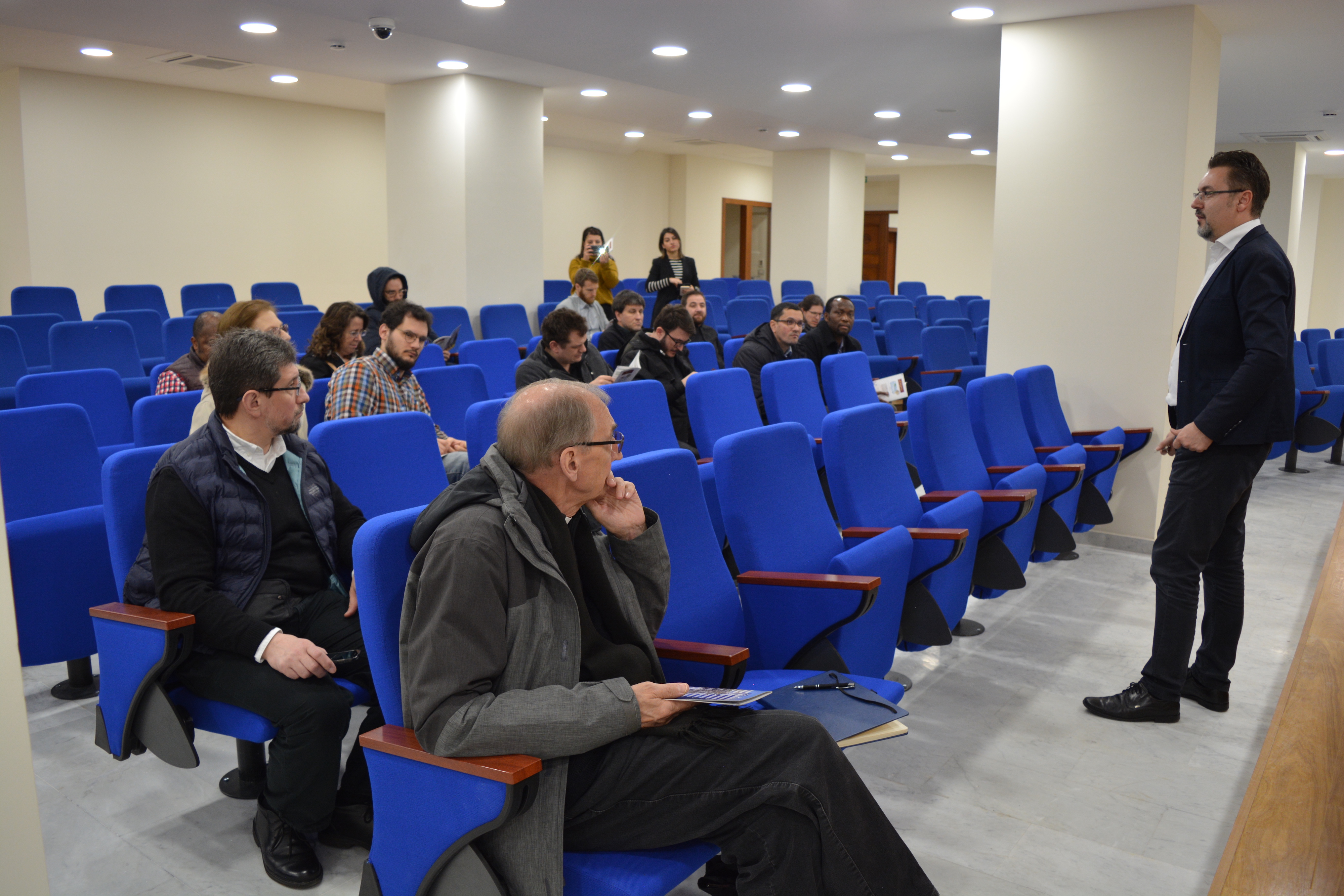 Reception by the administrative director of the Logos-University